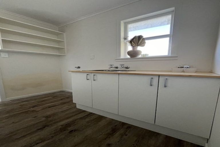 Photo of property in 17 Collingwood Road, Waiuku, 2123