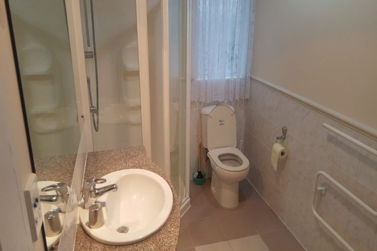 Photo of property in 32 Middlefield Drive, East Tamaki Heights, Auckland, 2016