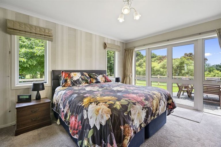 Photo of property in 468 Tararua Road, Levin, 5571