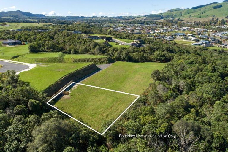 Photo of property in 15 Silverleaf Way, Kinloch, 3377