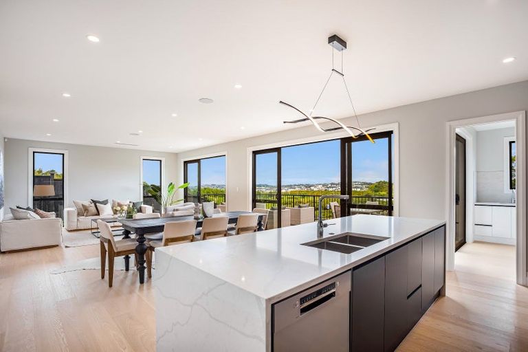 Photo of property in 40 Paparahi Place, Wainui, 0992