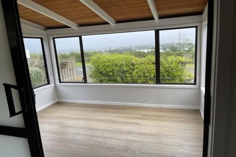 Photo of property in 283 Old North Road, Kumeu, 0892