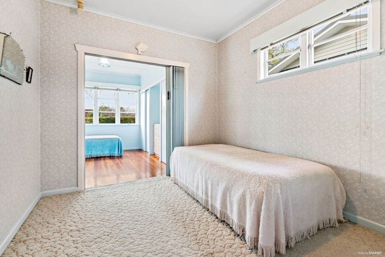 Photo of property in 16 Sale Street, Cockle Bay, Auckland, 2014