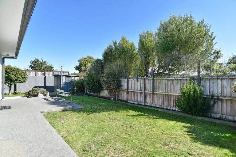 Photo of property in 2/62 Vivian Street, Burwood, Christchurch, 8083