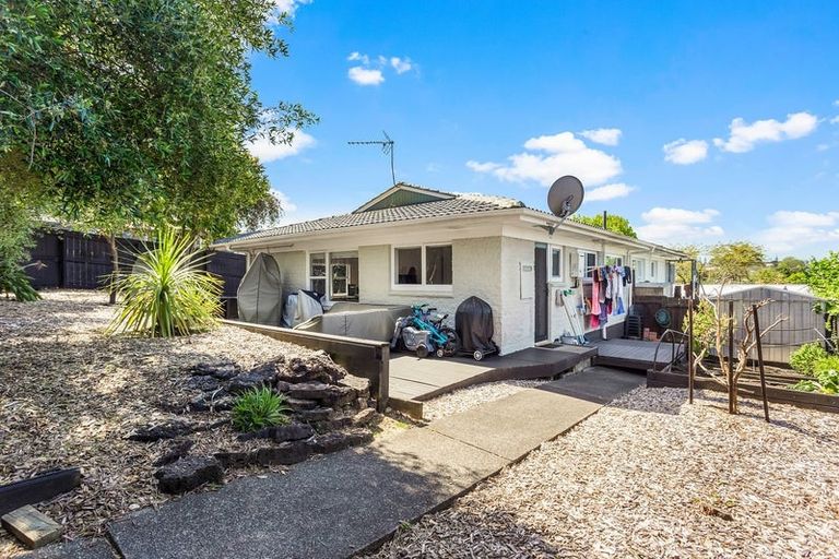 Photo of property in 1/1 Broadview Place, Howick, Auckland, 2014