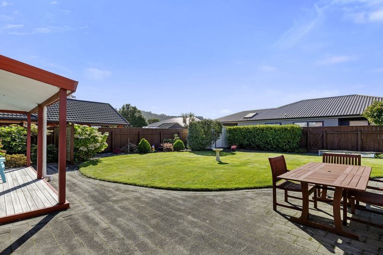 Photo of property in 28 De Menech Grove, Avalon, Lower Hutt, 5011