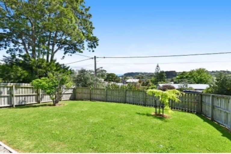 Photo of property in 12a Matai Road, Stanmore Bay, Whangaparaoa, 0932