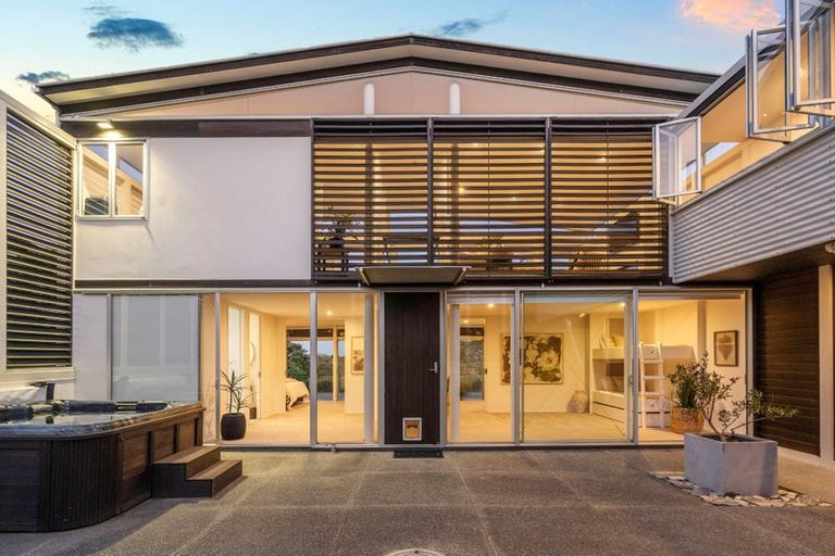 Photo of property in 4 Lagoon Way, Omaha, 0986