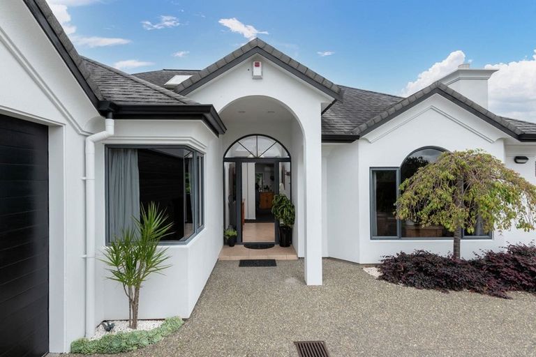 Photo of property in 21 Byblos Place, The Gardens, Auckland, 2105