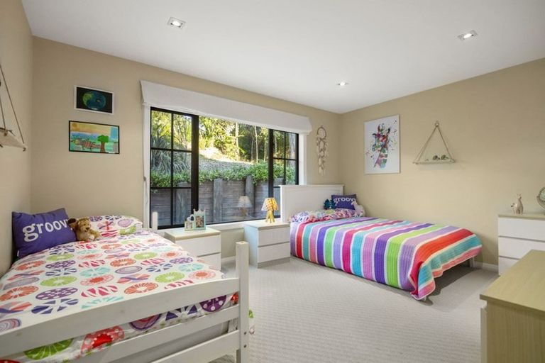 Photo of property in 33 Bernard Magnus Lane, Greenhithe, Auckland, 0632