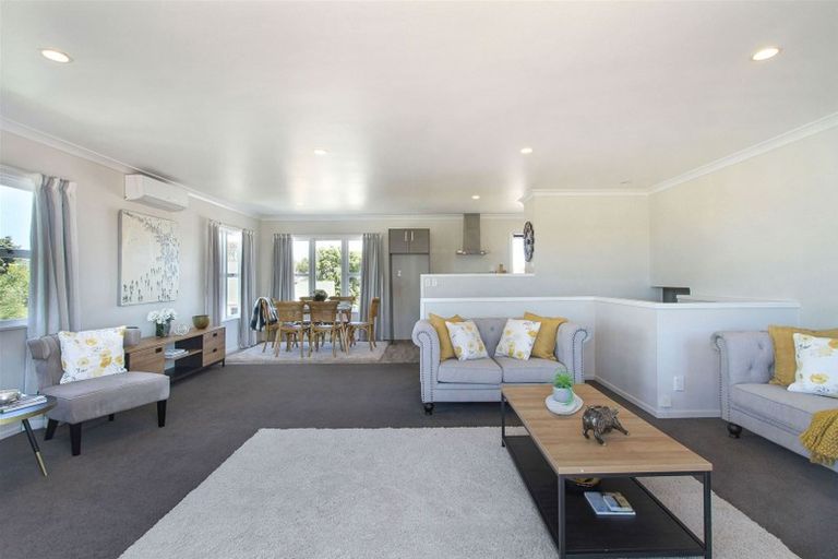 Photo of property in 11 Crispe Road, Clarks Beach, 2122