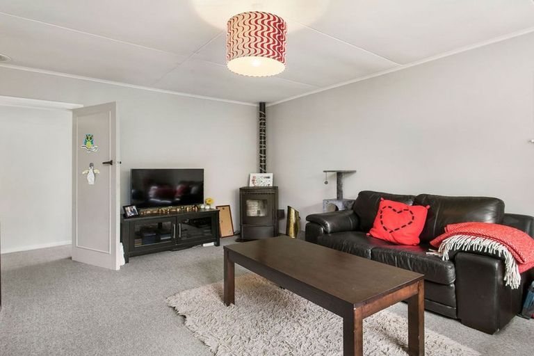Photo of property in 21 Martindales Road, Heathcote Valley, Christchurch, 8022