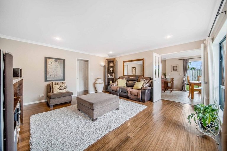 Photo of property in 21a Edmund Hillary Avenue, Papakura, 2110