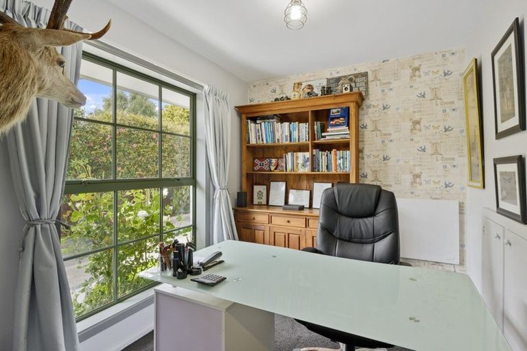 Photo of property in 76 Russley Road, Russley, Christchurch, 8042