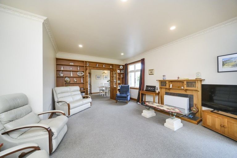 Photo of property in 16 Manapouri Crescent, Hokowhitu, Palmerston North, 4410
