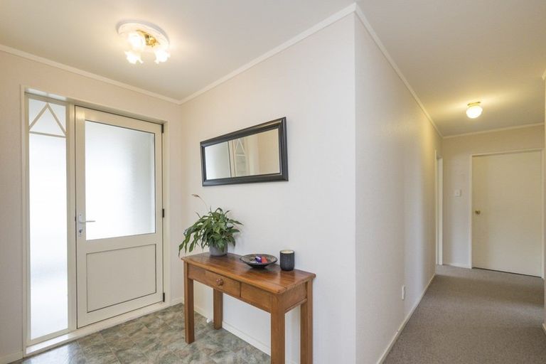 Photo of property in 24 Logan Way, Kelvin Grove, Palmerston North, 4414
