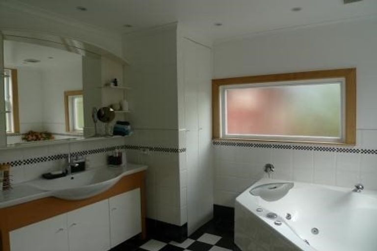 Photo of property in 3 Monowai Road, Johnsonville, Wellington, 6037