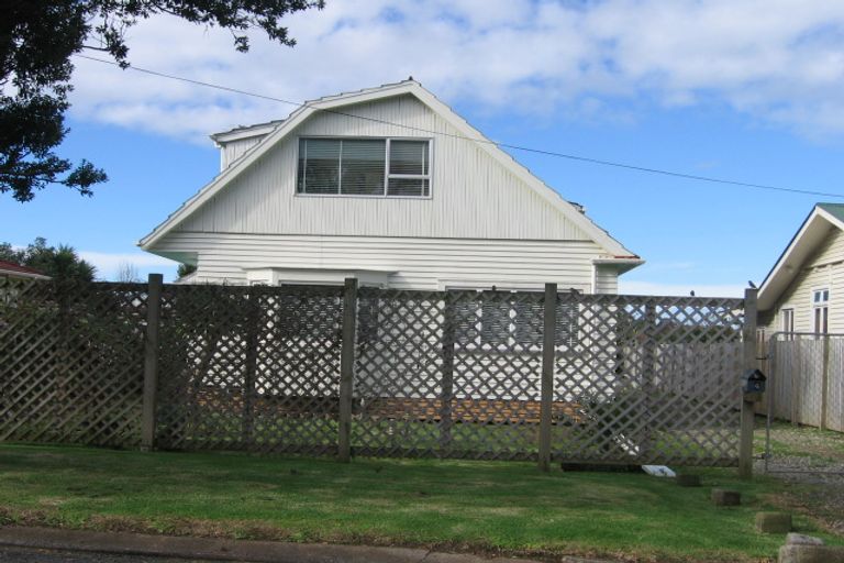 Photo of property in 4 Waterview Road, Favona, Auckland, 2024