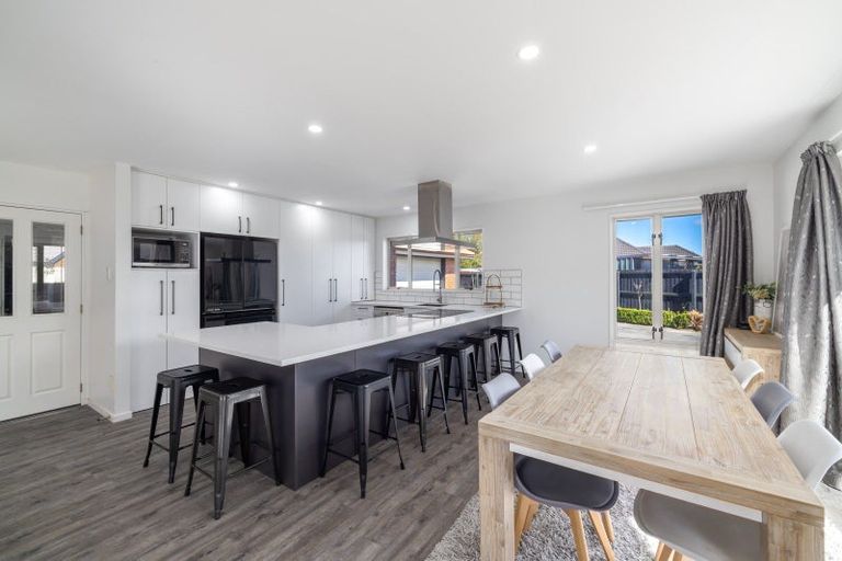 Photo of property in 39 Broadhaven Avenue, Parklands, Christchurch, 8083