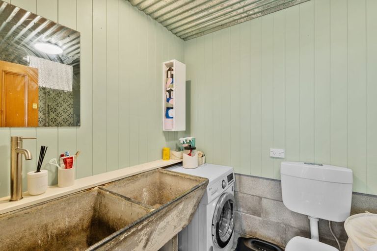 Photo of property in 86 Whites Road, Whitford, Howick, 2571