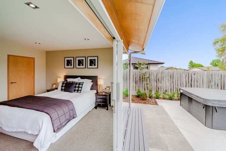 Photo of property in 76 Belgrove Drive, Waipukurau, 4200