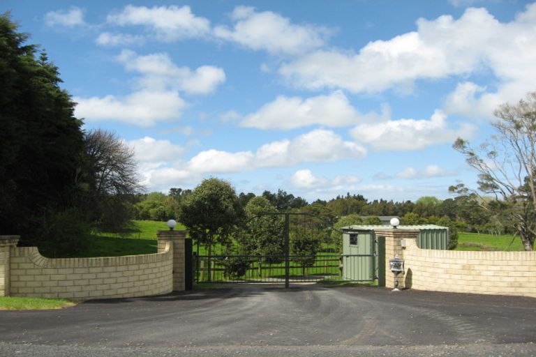 Photo of property in 9 Pomona Road, Kumeu, 0891