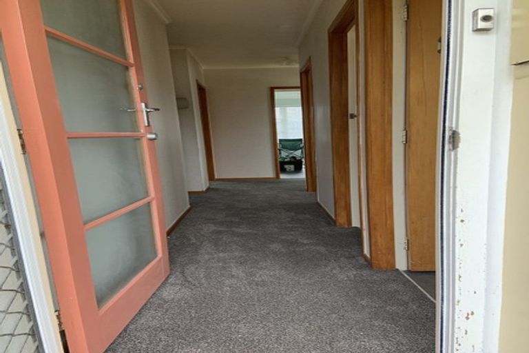 Photo of property in 43 Mason Street, New Lynn, Auckland, 0600