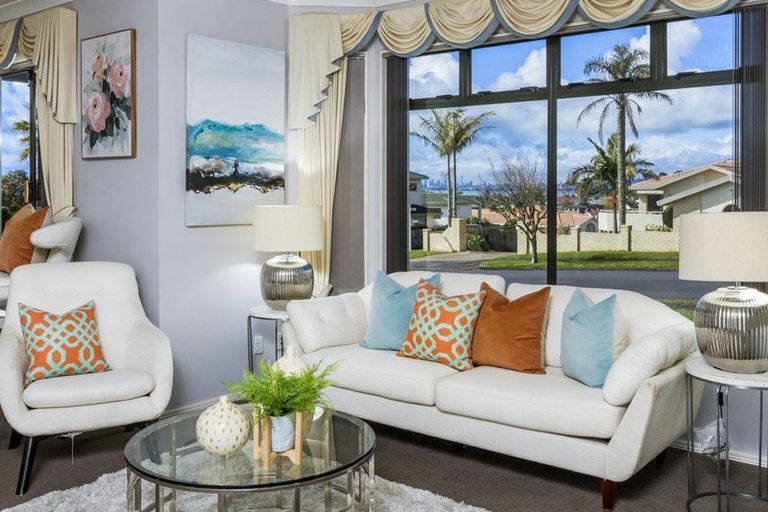 Photo of property in 5 Tornado Place, West Harbour, Auckland, 0618