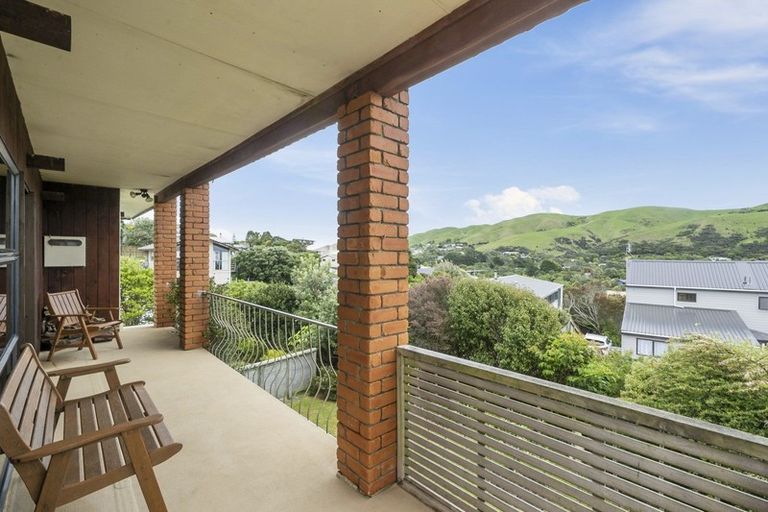 Photo of property in 2 Puketai Place, Pukerua Bay, 5026