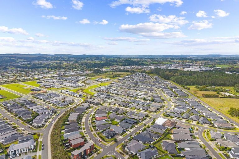 Photo of property in 3/46 Jane Maree Road, Kumeu, 0810