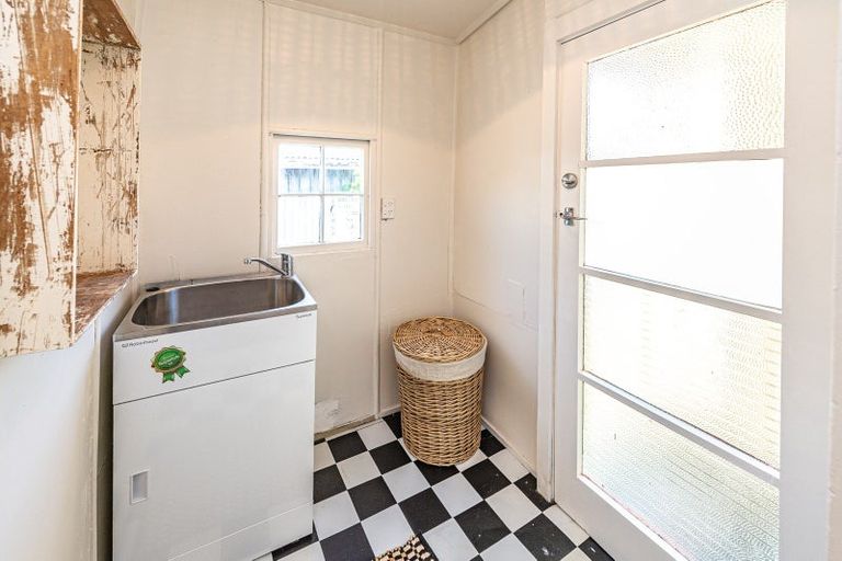 Photo of property in 25 Spier Street, Aramoho, Whanganui, 4500