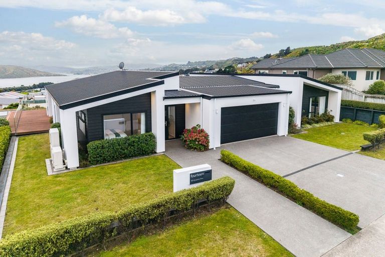 Photo of property in 14 Wangapeka Way, Aotea, Porirua, 5024