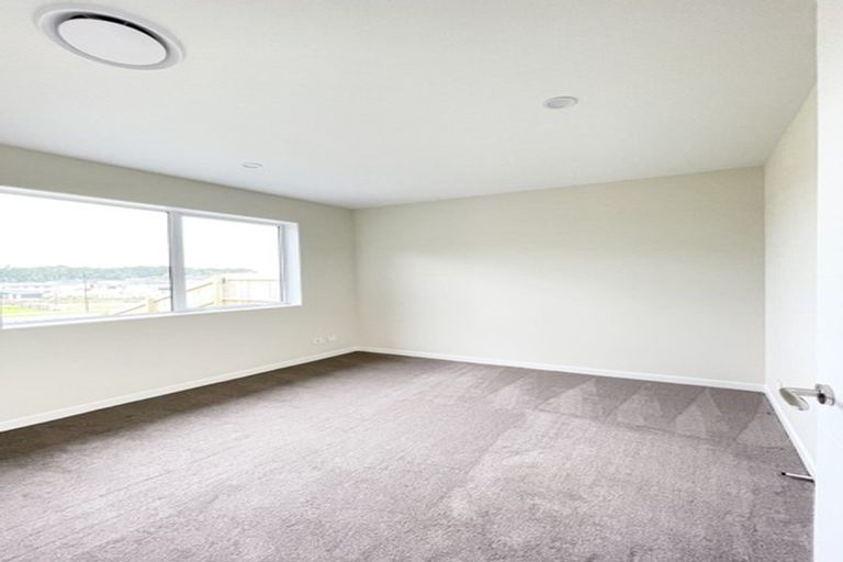Photo of property in 12 Vintry Drive, Huapai, Kumeu, 0810