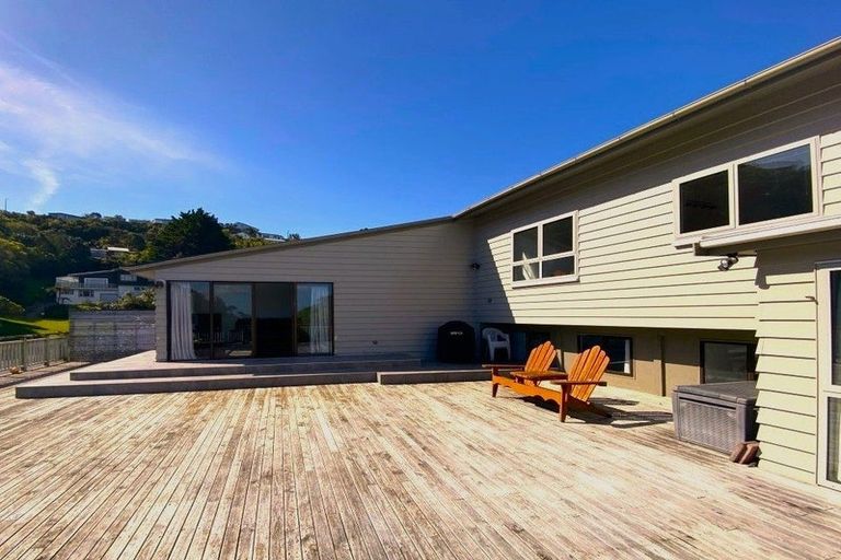 Photo of property in 76 Dowse Drive, Maungaraki, Lower Hutt, 5010