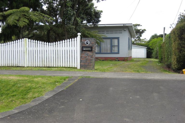 Photo of property in 8 Coleman Avenue, Herald Island, Auckland, 0618