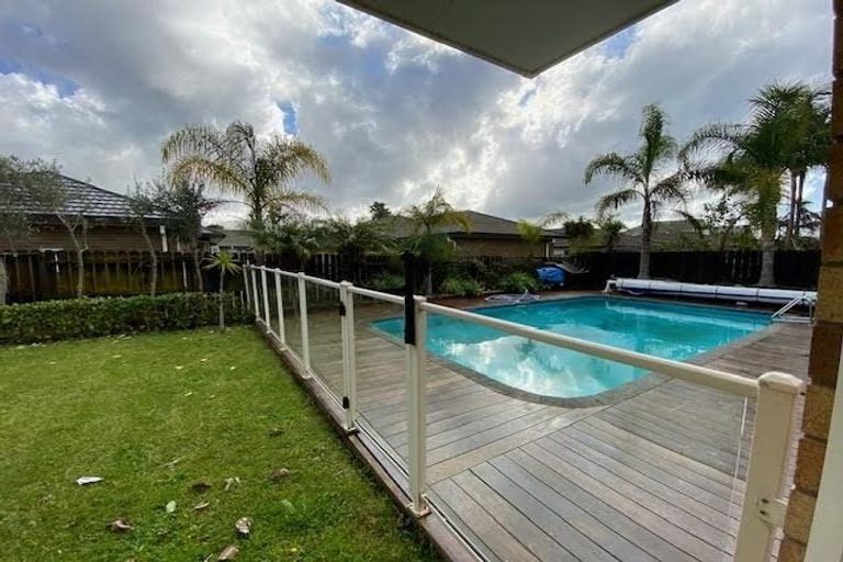 Photo of property in 30 Ben Nevis Place, Northpark, Auckland, 2013