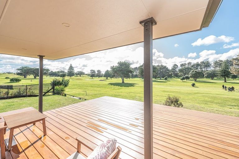 Photo of property in 31 Golf Vue Place, Castlecliff, Whanganui, 4501