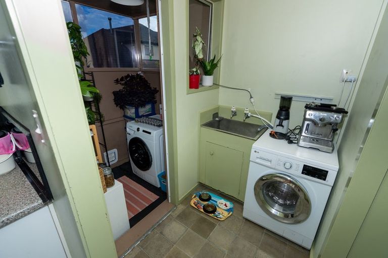 Photo of property in 21 Lisa Rise, Half Moon Bay, Auckland, 2012