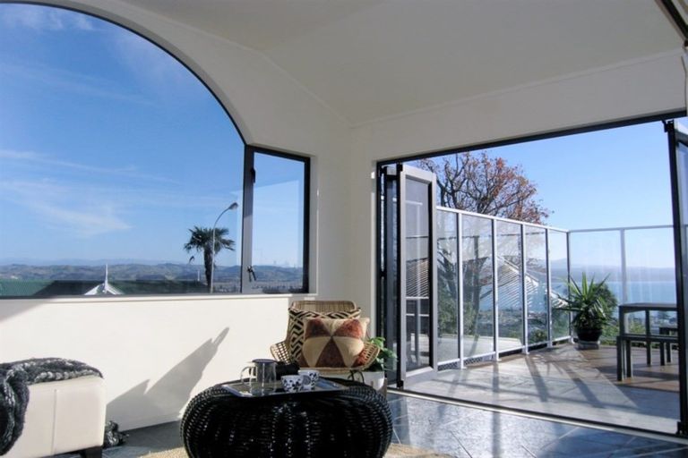 Photo of property in 115b Chaucer Road, Hospital Hill, Napier, 4110