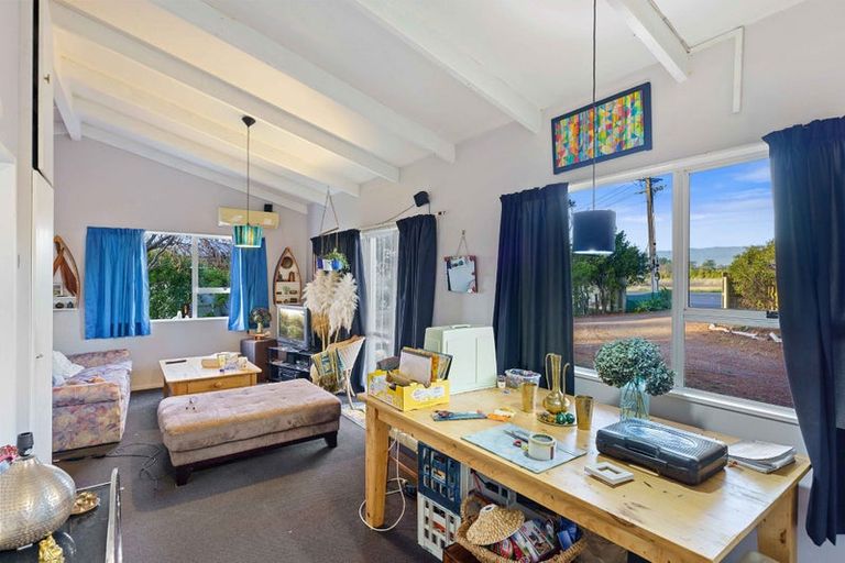 Photo of property in 901 State Highway 1, Te Horo, Otaki, 5581