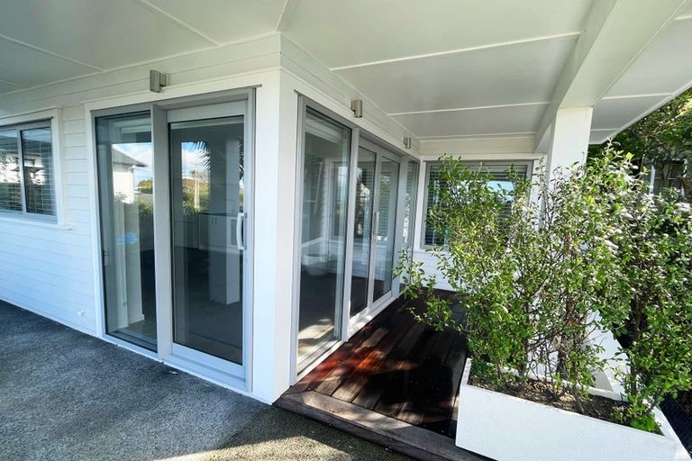 Photo of property in 26 City View Terrace, Birkenhead, Auckland, 0626