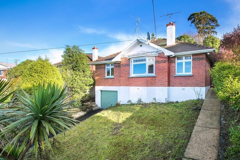 Photo of property in 67 Forfar Street, Clyde Hill, Dunedin, 9011