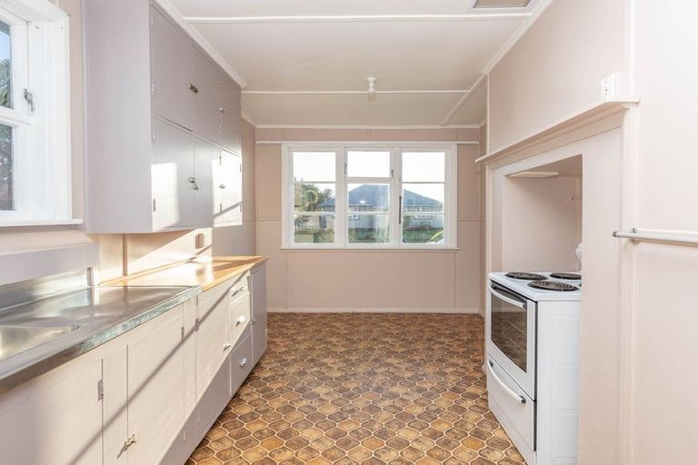 Photo of property in 21 Colvin Street, Westport, 7825