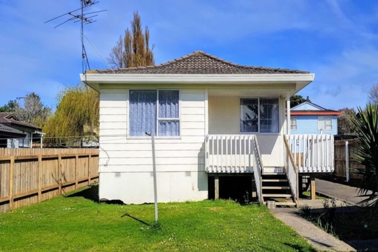 Photo of property in 2/72 Palmers Road, Clendon Park, Auckland, 2103