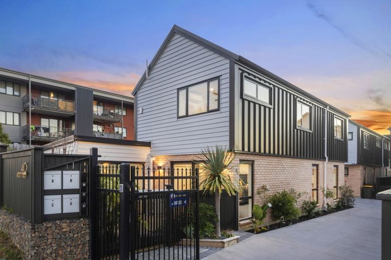 Photo of property in 40a Nikau Street, New Lynn, Auckland, 0600