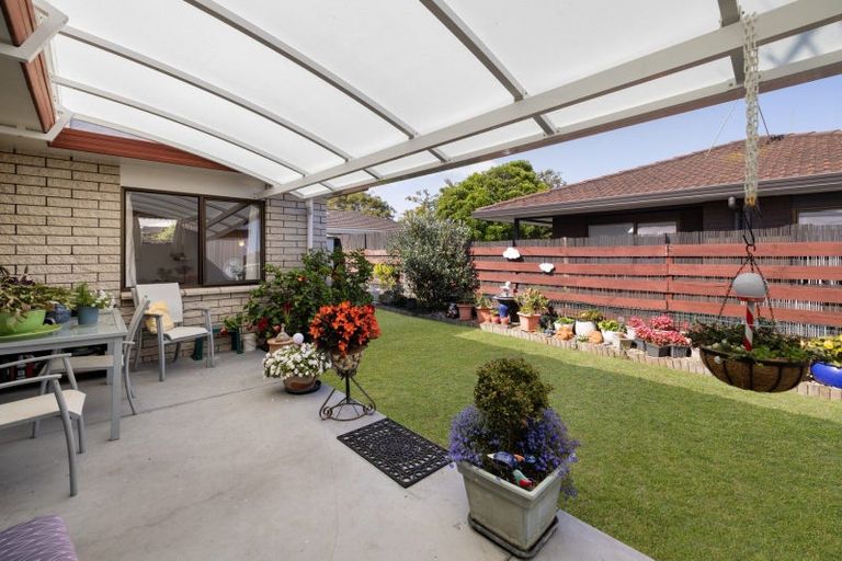 Photo of property in 2 Ngarimu Place, Mount Maunganui, 3116