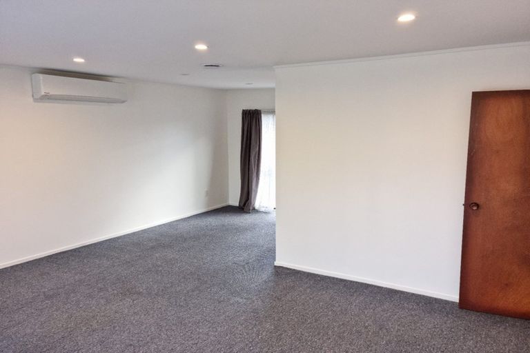 Photo of property in 2/28 Rata Street, New Lynn, Auckland, 0600