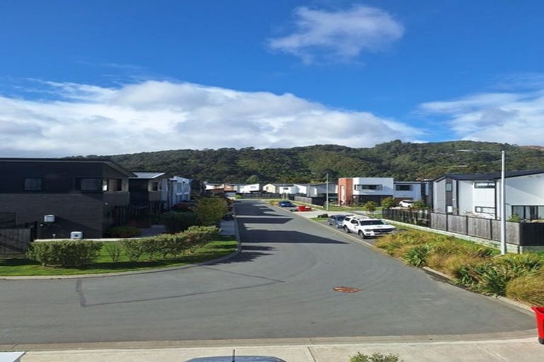 Photo of property in 6 Aston Crescent, Wallaceville, Upper Hutt, 5018