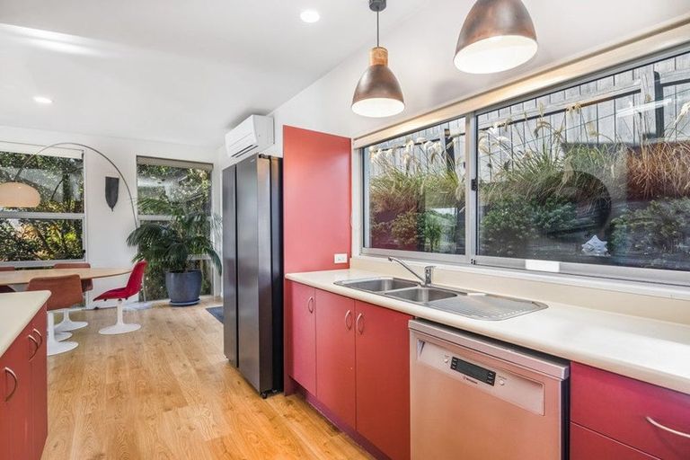 Photo of property in 121a Wexford Road, Miramar, Wellington, 6022