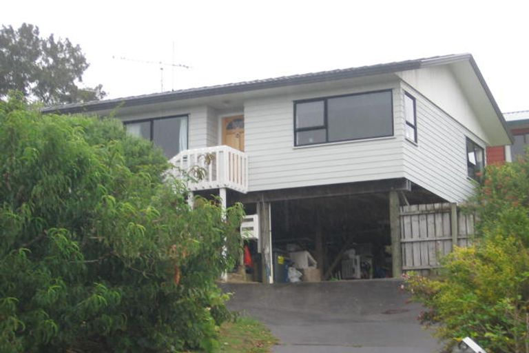 Photo of property in 1/14 Kupari Place, Totara Vale, Auckland, 0629